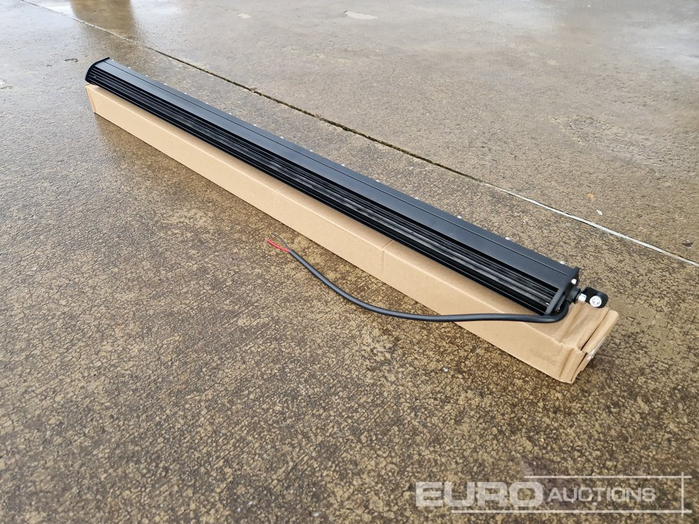 Unused 32" 300W Combo Beam LED Light Bar, Mounting Brackets, IP68 Waterproof - Equipo de taller: foto 3 Unused 32" 300W Combo Beam LED Light Bar, Mounting Brackets, IP68 Waterproof - Equipo de taller: foto 3