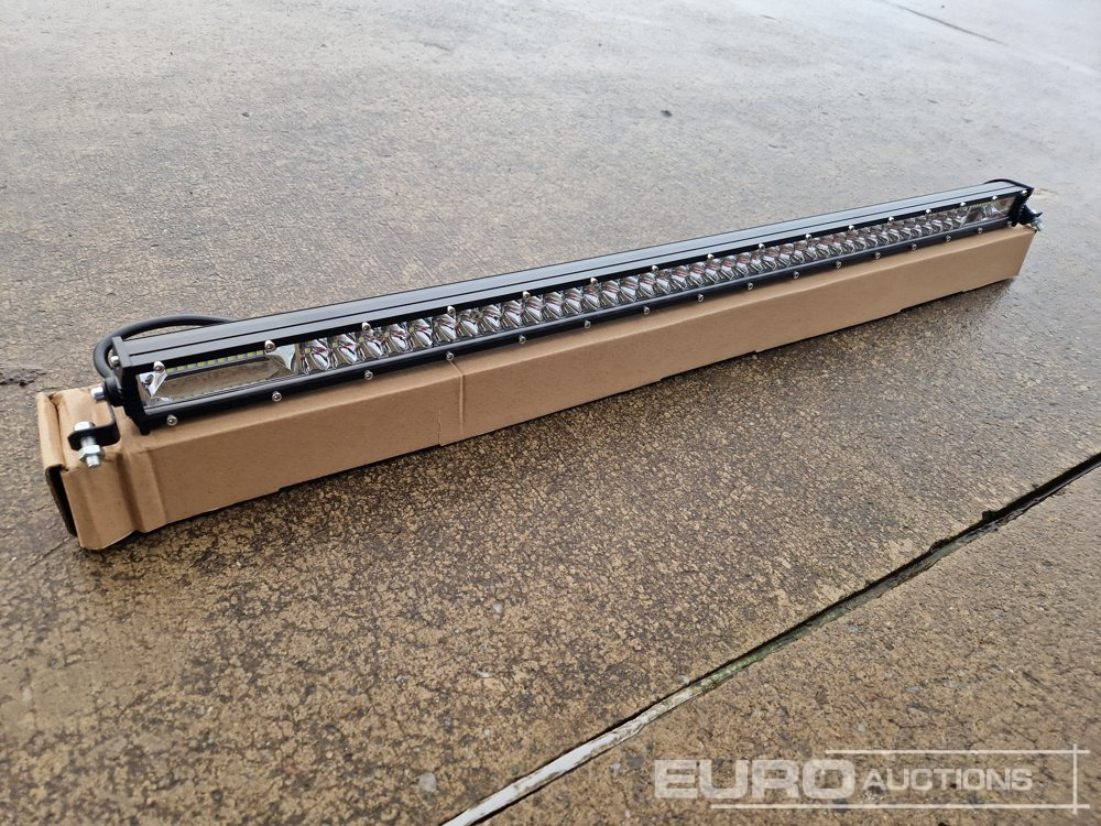 Unused 32" 300W Combo Beam LED Light Bar, Mounting Brackets, IP68 Waterproof - Equipo de taller: foto 4 Unused 32" 300W Combo Beam LED Light Bar, Mounting Brackets, IP68 Waterproof - Equipo de taller: foto 4