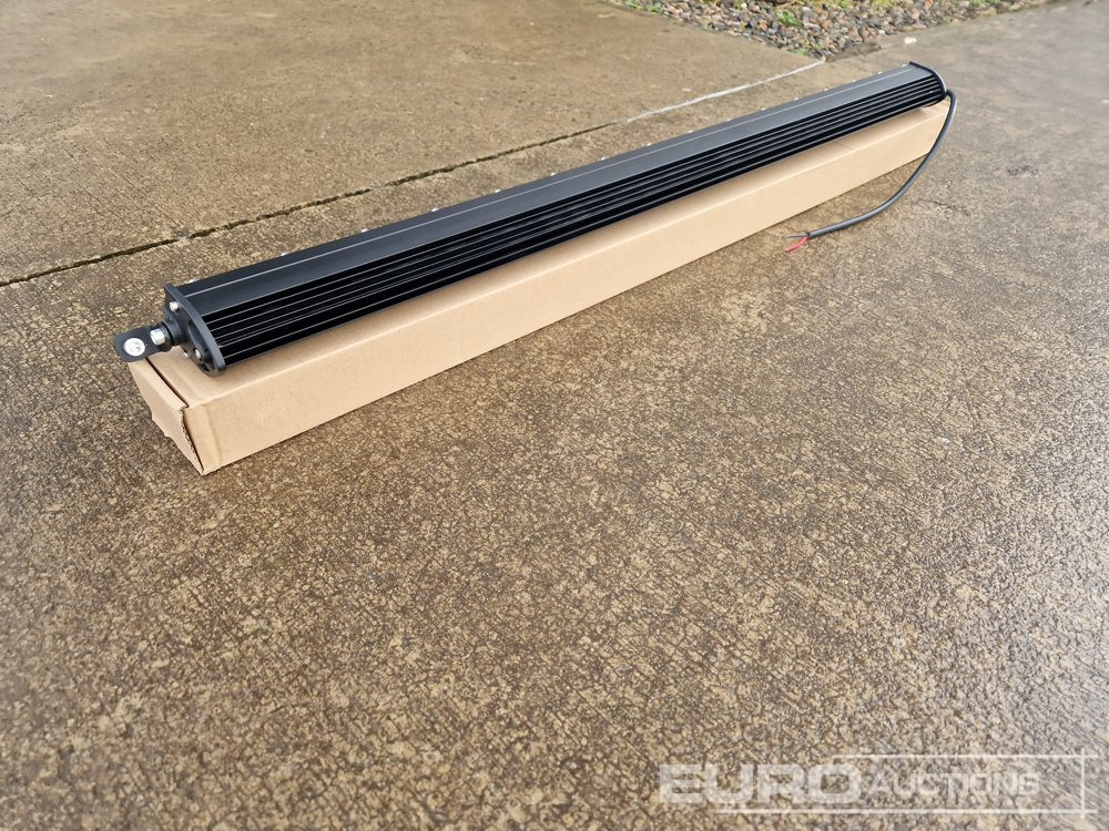 Unused 32" 300W Combo Beam LED Light Bar, Mounting Brackets, IP68 Waterproof - Equipo de taller: foto 2 Unused 32" 300W Combo Beam LED Light Bar, Mounting Brackets, IP68 Waterproof - Equipo de taller: foto 2