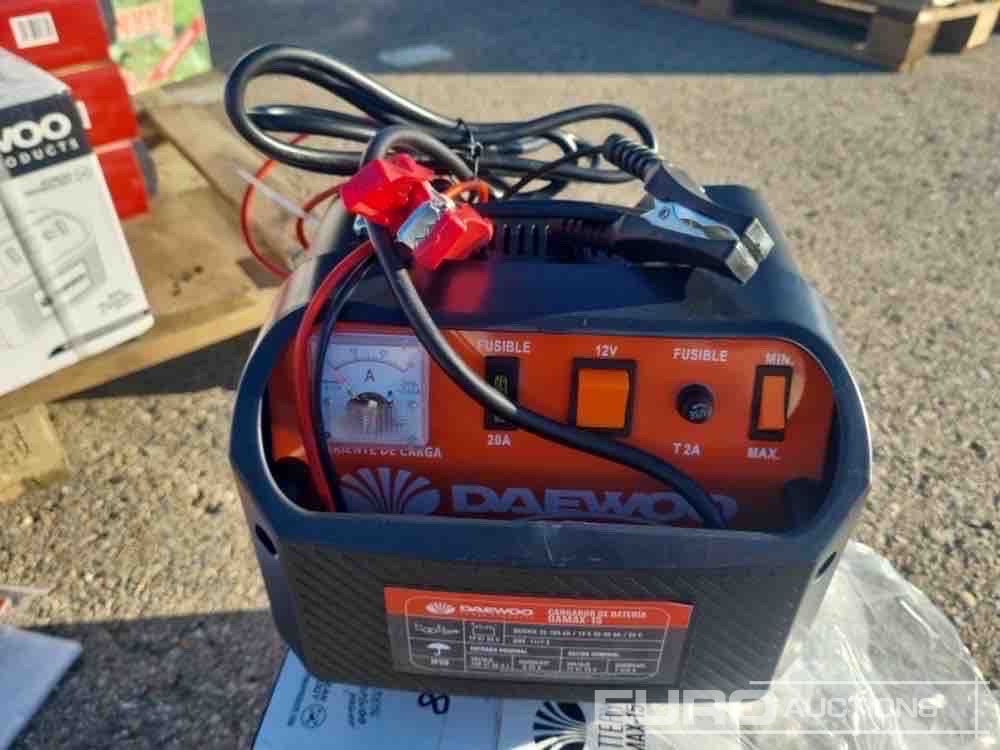 Unused Daewoo DAMAX-15 12/24 Volt Battery Charger (2 Of) - Equipo de taller: foto 4 Unused Daewoo DAMAX-15 12/24 Volt Battery Charger (2 Of) - Equipo de taller: foto 4