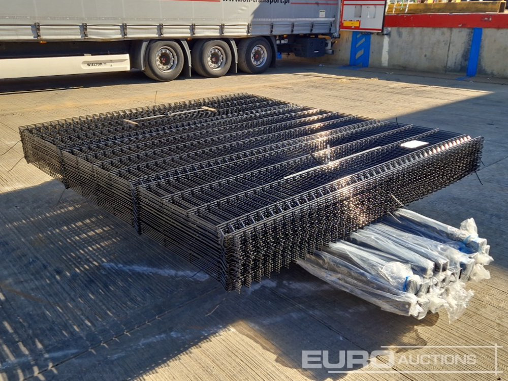 Equipo de construcción Unused Galvanised & Powder Coated Heavy Duty (5mm) Wire Mesh Fencing, 25 x H2.4m x W2.2m Panels, 26 x 60mm x 60mm x3m Posts, with Fittings (Black): foto 7