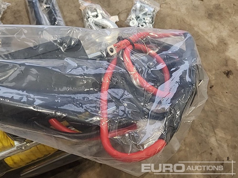 Equipo de taller Unused Hi-Torque HT12000 12 Volt Winch, 3/8" x 85' Rope: foto 16 Equipo de taller Unused Hi-Torque HT12000 12 Volt Winch, 3/8" x 85' Rope: foto 16