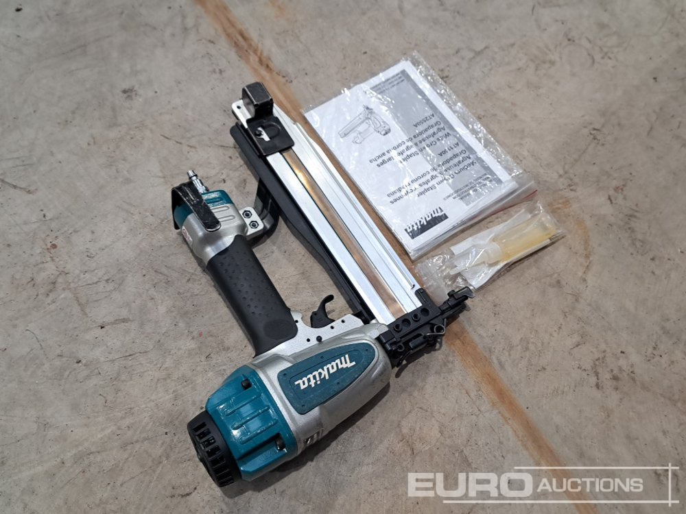 Unused Makita AT1150A Pneumatic Nailer (Body Only) - Equipo de construcción: foto 3 Unused Makita AT1150A Pneumatic Nailer (Body Only) - Equipo de construcción: foto 3