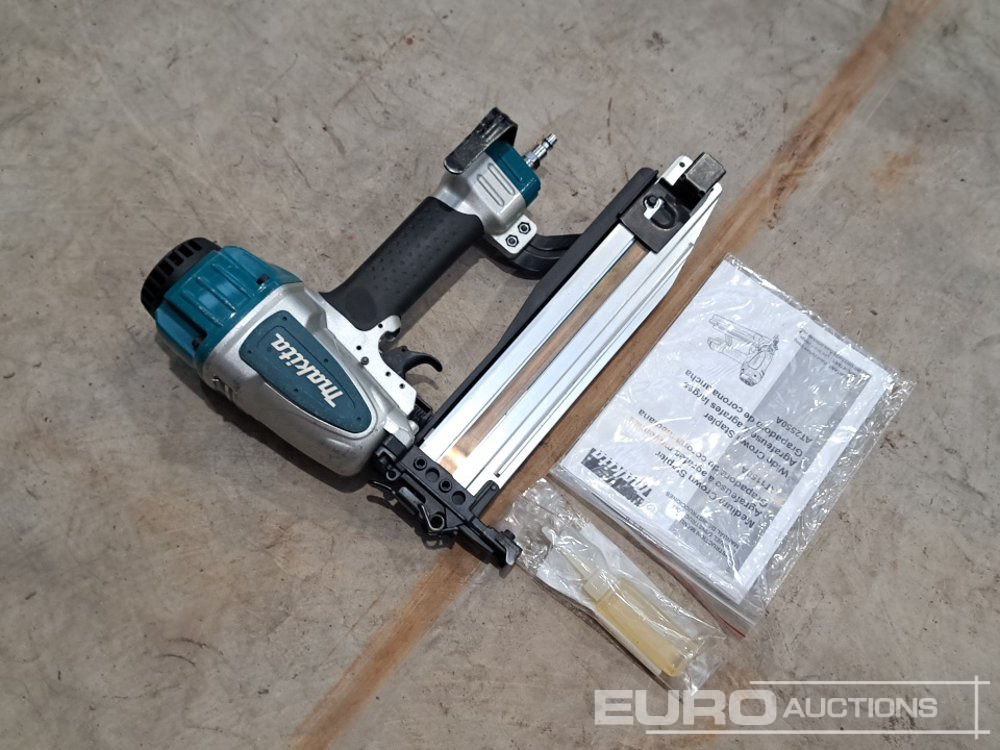 Unused Makita AT1150A Pneumatic Nailer (Body Only) - Equipo de construcción: foto 4 Unused Makita AT1150A Pneumatic Nailer (Body Only) - Equipo de construcción: foto 4