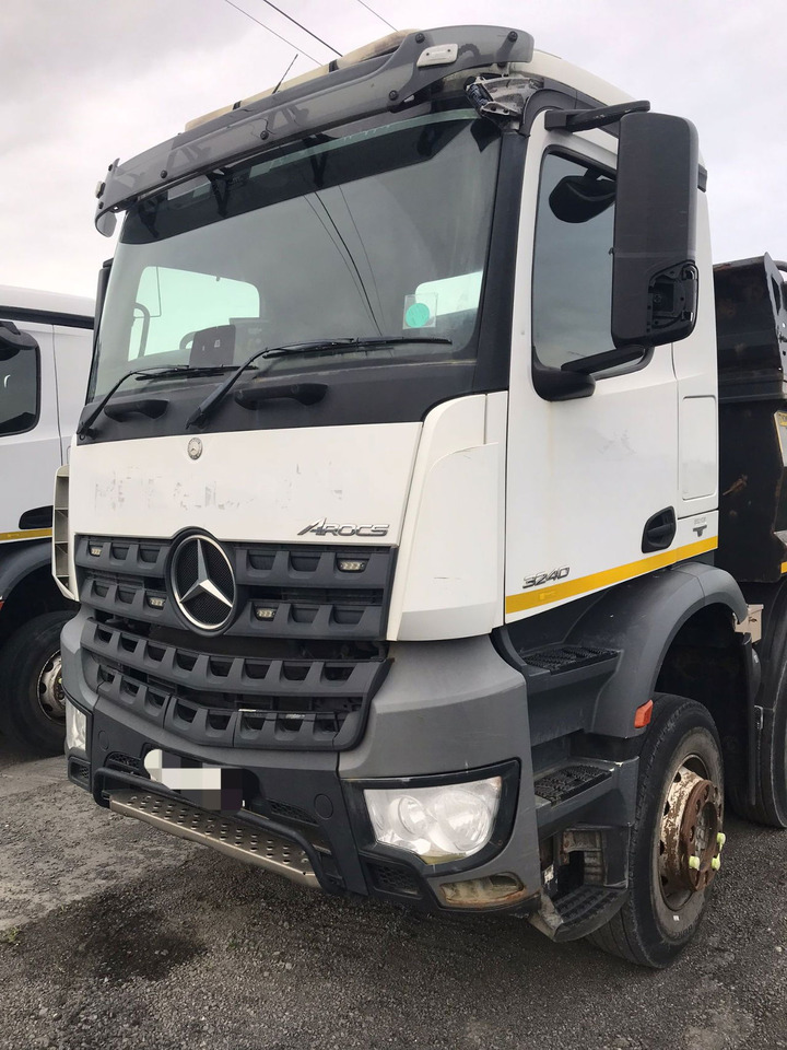 Mercedes-Benz Actros 3240 Tipper - Camión volquete: foto 1 Mercedes-Benz Actros 3240 Tipper - Camión volquete: foto 1