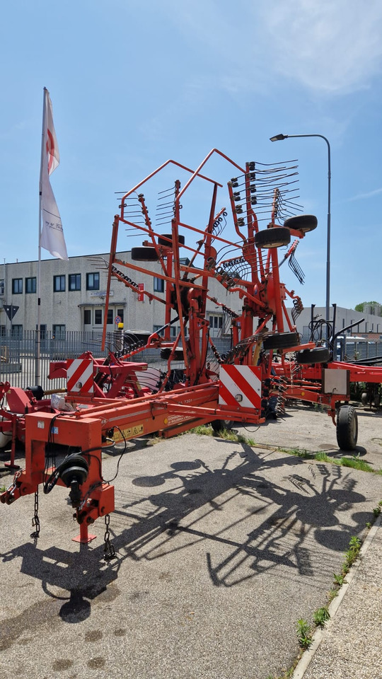 Ranghinatore usato Kuhn GA 7301 - Henificadora: foto 2 Ranghinatore usato Kuhn GA 7301 - Henificadora: foto 2