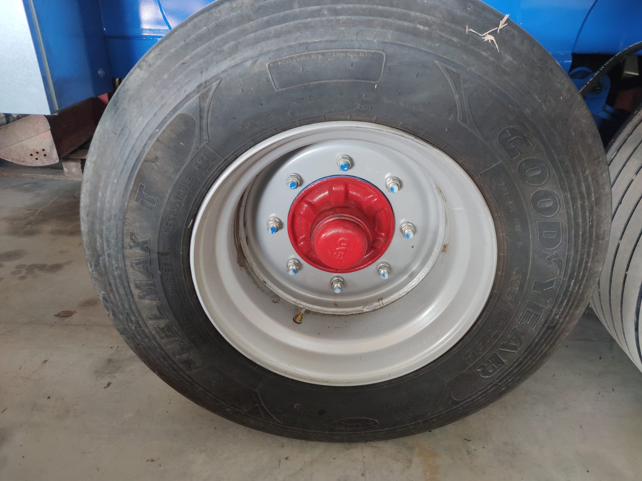 Rimorchio per vendemmia usato Terpa TT 12 HA - Remolque agrícola: foto 5 Rimorchio per vendemmia usato Terpa TT 12 HA - Remolque agrícola: foto 5