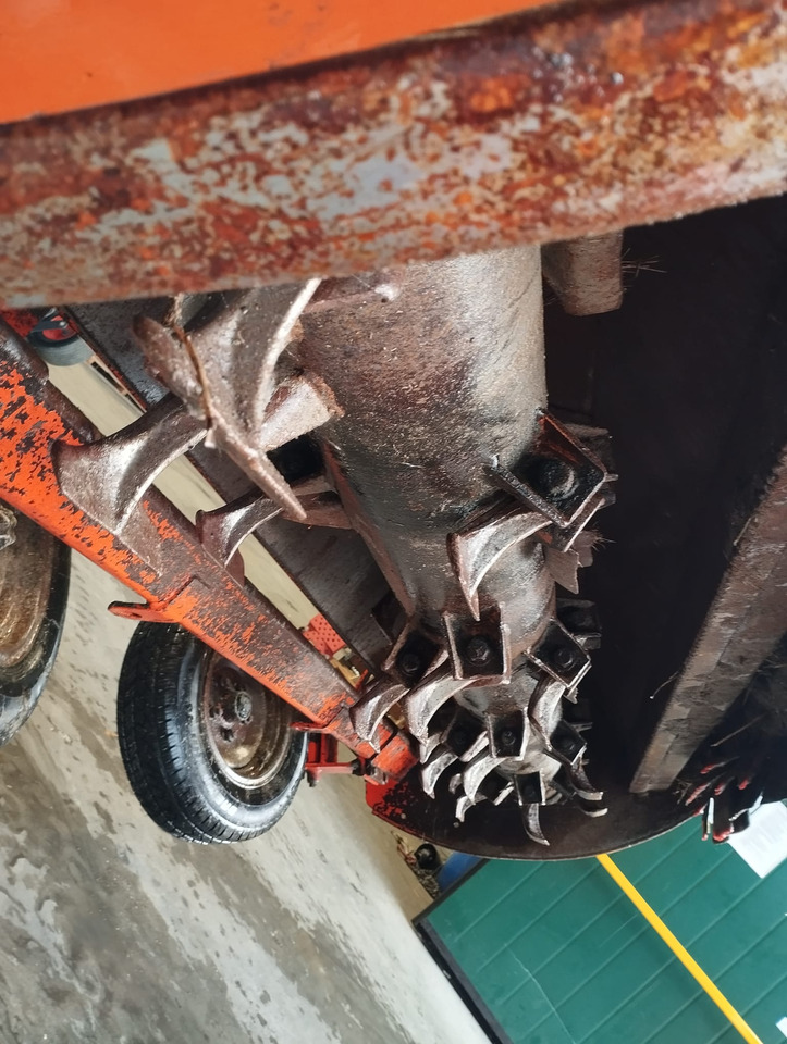 Trincia asse orrizontale usata Agrimaster RMU 280 - Desbrozadora de martillos: foto 5 Trincia asse orrizontale usata Agrimaster RMU 280 - Desbrozadora de martillos: foto 5