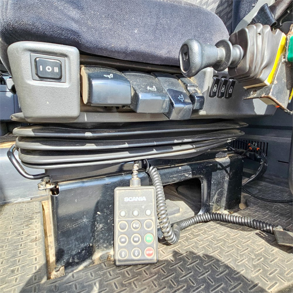 Cabeza tractora Scania R470 LA 6x2/4: foto 11