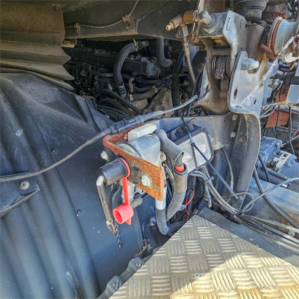 Cabeza tractora Scania R470 LA 6x2/4: foto 26