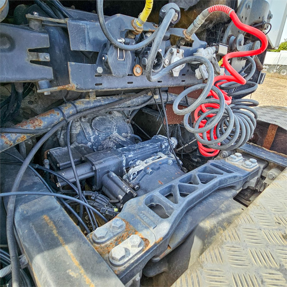 Cabeza tractora Scania R470 LA 6x2/4: foto 23