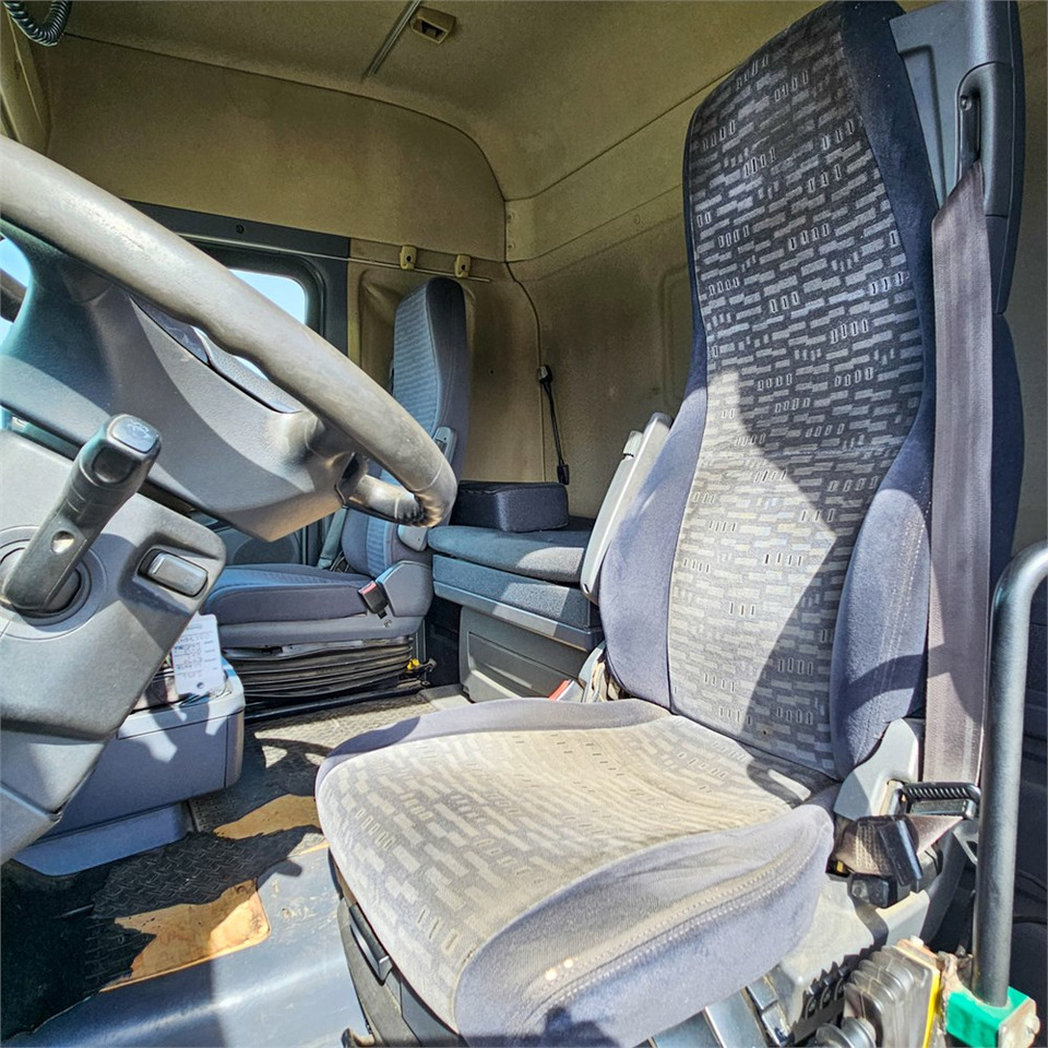 Cabeza tractora Scania R470 LA 6x2/4: foto 12