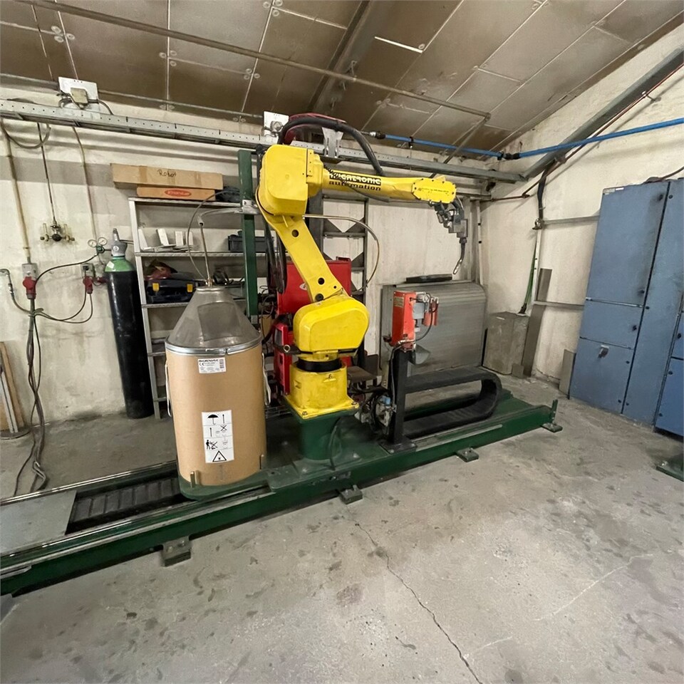 Fanuc Robot ARC Mate 120 iB - Equipo de soldadura: foto 3 Fanuc Robot ARC Mate 120 iB - Equipo de soldadura: foto 3