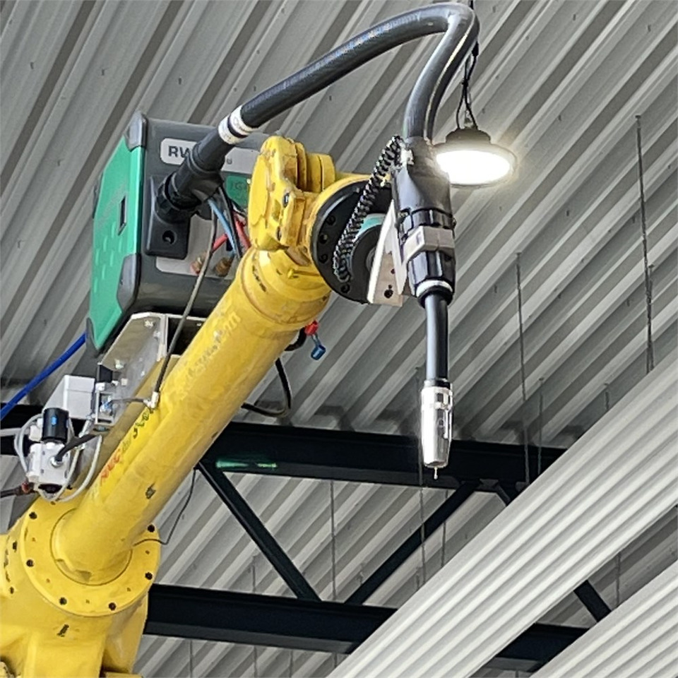 Fanuc Robot S-500 iB - Equipo de soldadura: foto 3 Fanuc Robot S-500 iB - Equipo de soldadura: foto 3