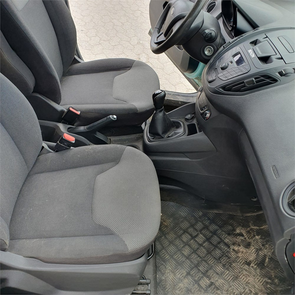Furgoneta pequeña Ford Transit Courier: foto 8