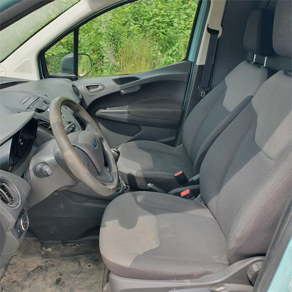 Furgoneta pequeña Ford Transit Courier: foto 6