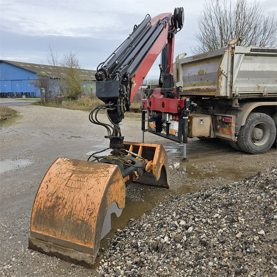 HMF 2120K-4 RC - Grúa para camión: foto 2 HMF 2120K-4 RC - Grúa para camión: foto 2