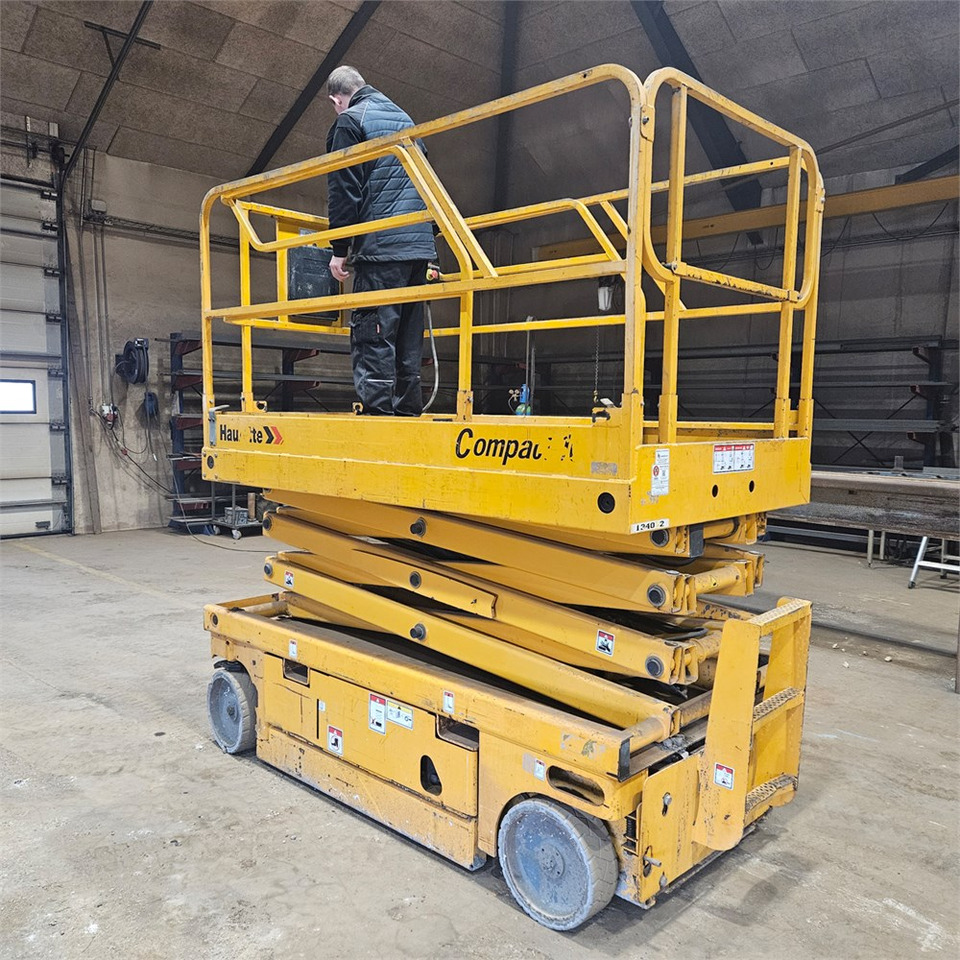 Haulotte Ciseaux Compact 10 - Plataforma de tijeras: foto 3 Haulotte Ciseaux Compact 10 - Plataforma de tijeras: foto 3