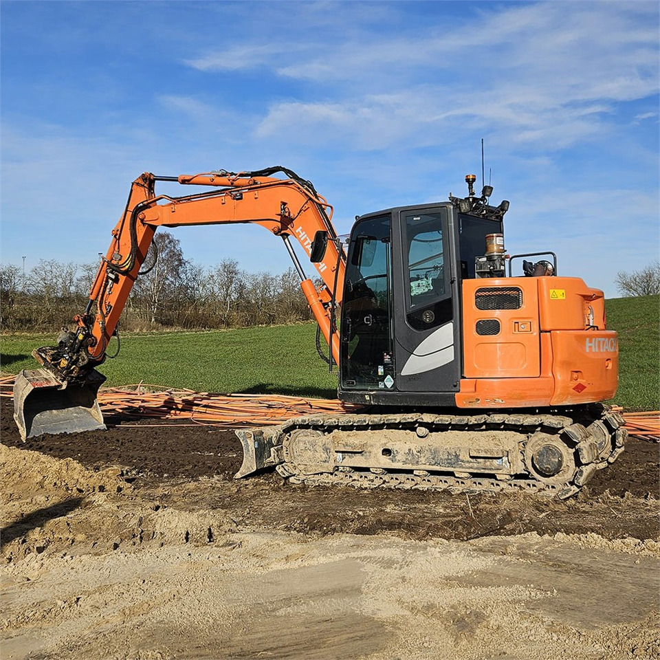 Hitachi ZX85USB-6 - Miniexcavadora: foto 1 Hitachi ZX85USB-6 - Miniexcavadora: foto 1