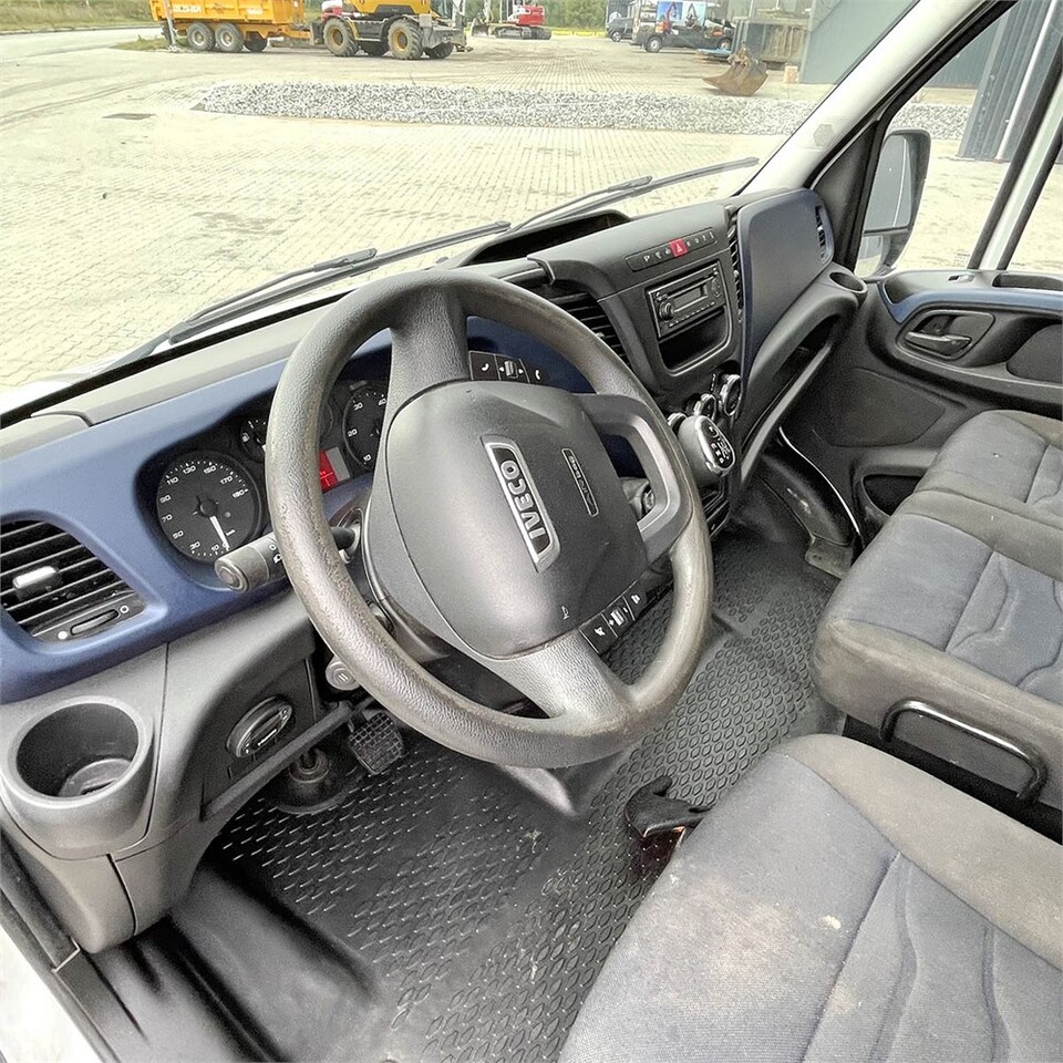 Furgón Iveco 35-120 HI Matic: foto 13 Furgón Iveco 35-120 HI Matic: foto 13