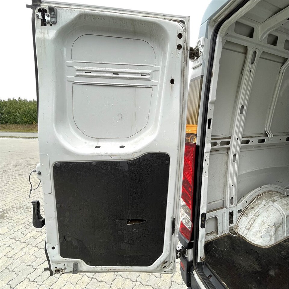 Furgón Iveco 35-120 HI Matic: foto 32 Furgón Iveco 35-120 HI Matic: foto 32