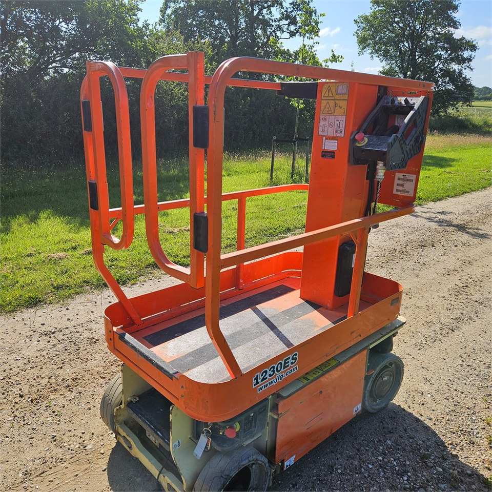 JLG 1230 ES - Plataforma de mástil vertical: foto 4 JLG 1230 ES - Plataforma de mástil vertical: foto 4