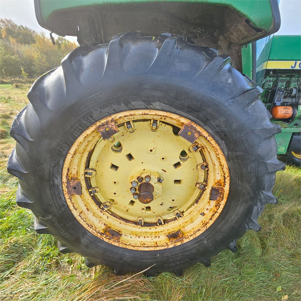 Tractor John Deere 4240: foto 39