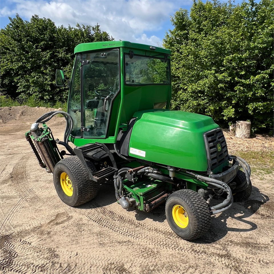 John Deere 8700 PC FM - Cortacésped: foto 5 John Deere 8700 PC FM - Cortacésped: foto 5