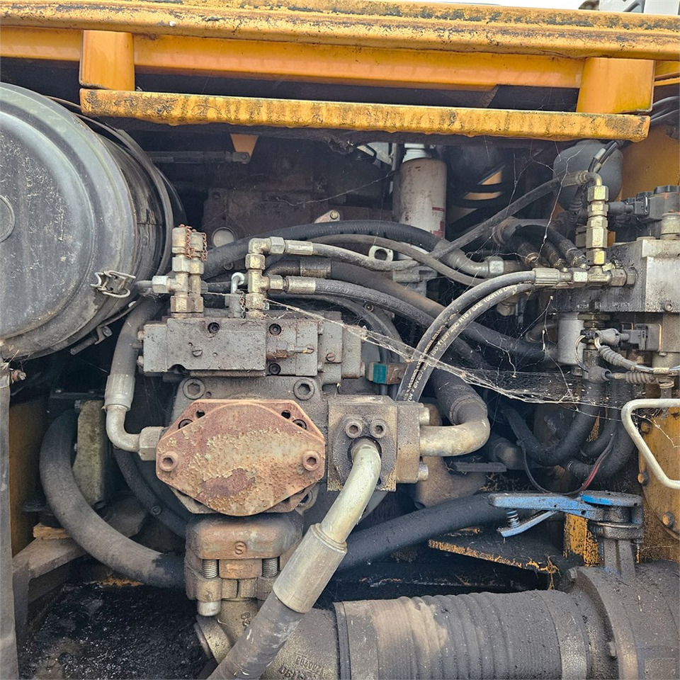 Leasing de Liebherr R900 C Litronic Liebherr R900 C Litronic: foto 27 Leasing de Liebherr R900 C Litronic Liebherr R900 C Litronic: foto 27