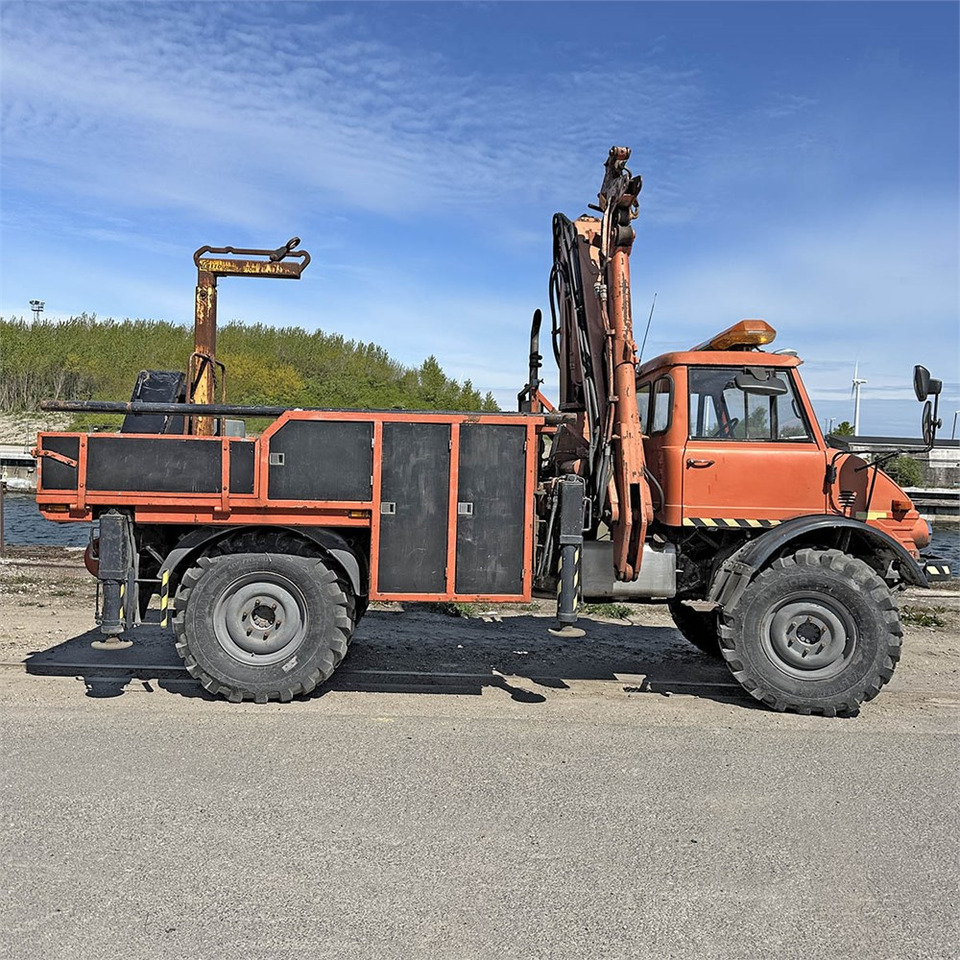 Mercedes Unimog 116 - Camión grúa: foto 3 Mercedes Unimog 116 - Camión grúa: foto 3