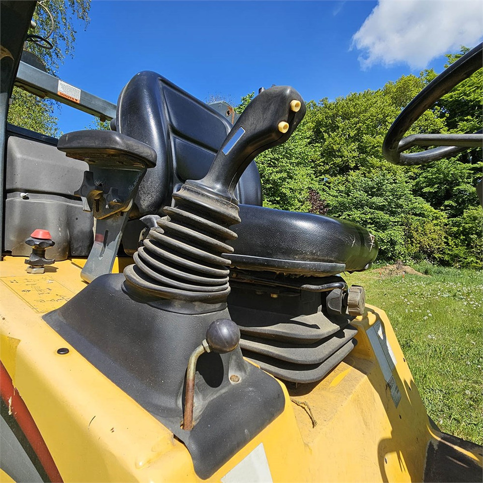 Minicargadora Mustang AL406: foto 11