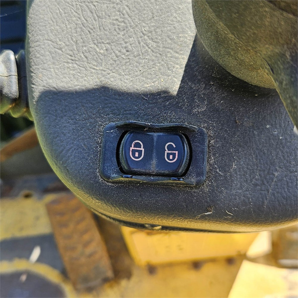 Minicargadora Mustang AL406: foto 17