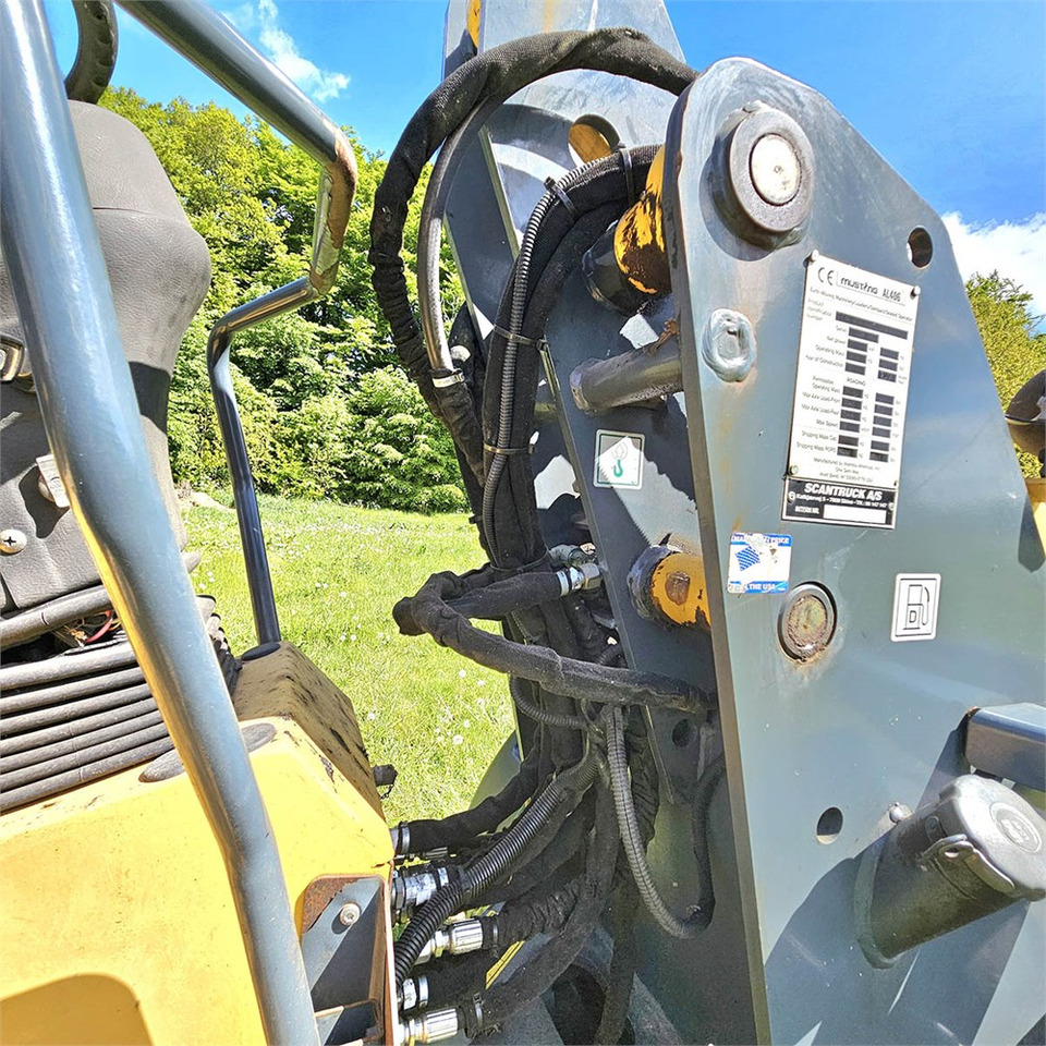 Minicargadora Mustang AL406: foto 25