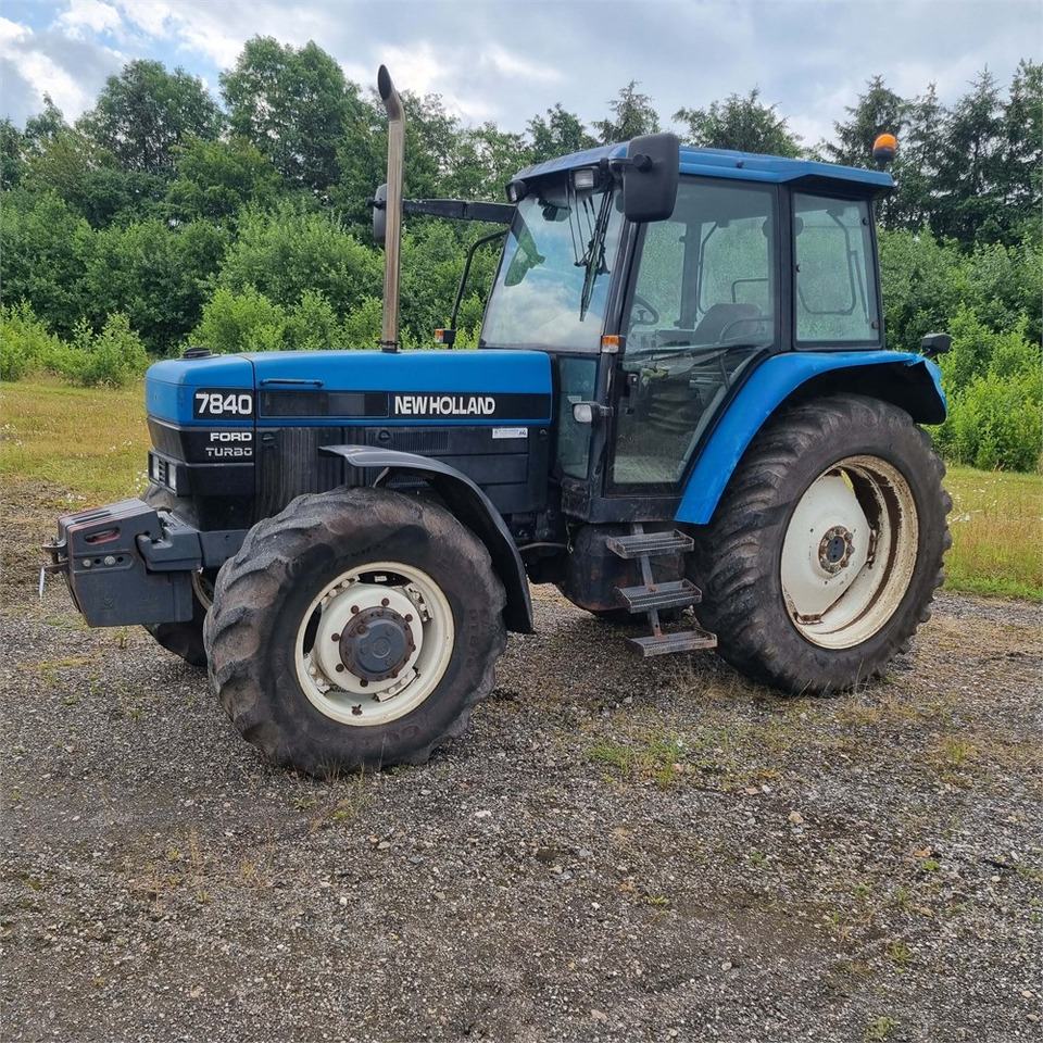 New Holland 7840 - Tractor: foto 2 New Holland 7840 - Tractor: foto 2