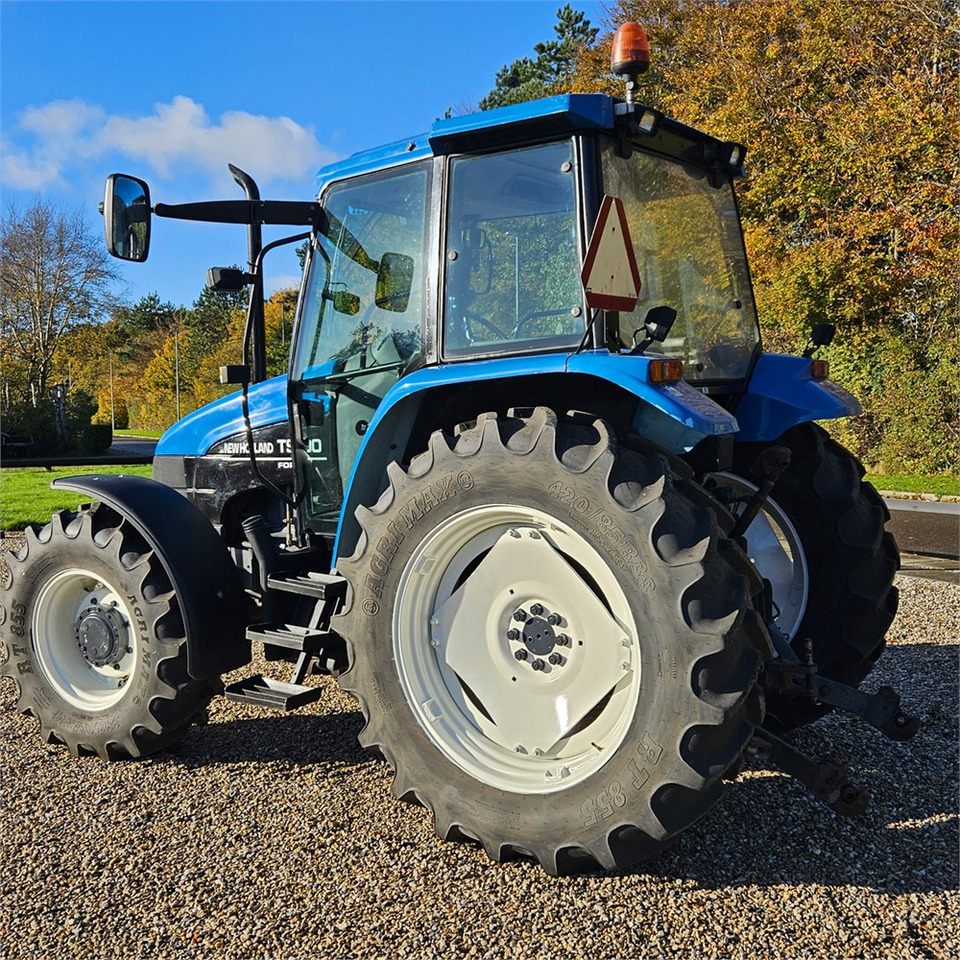 New Holland TS 100 - Tractor: foto 4 New Holland TS 100 - Tractor: foto 4
