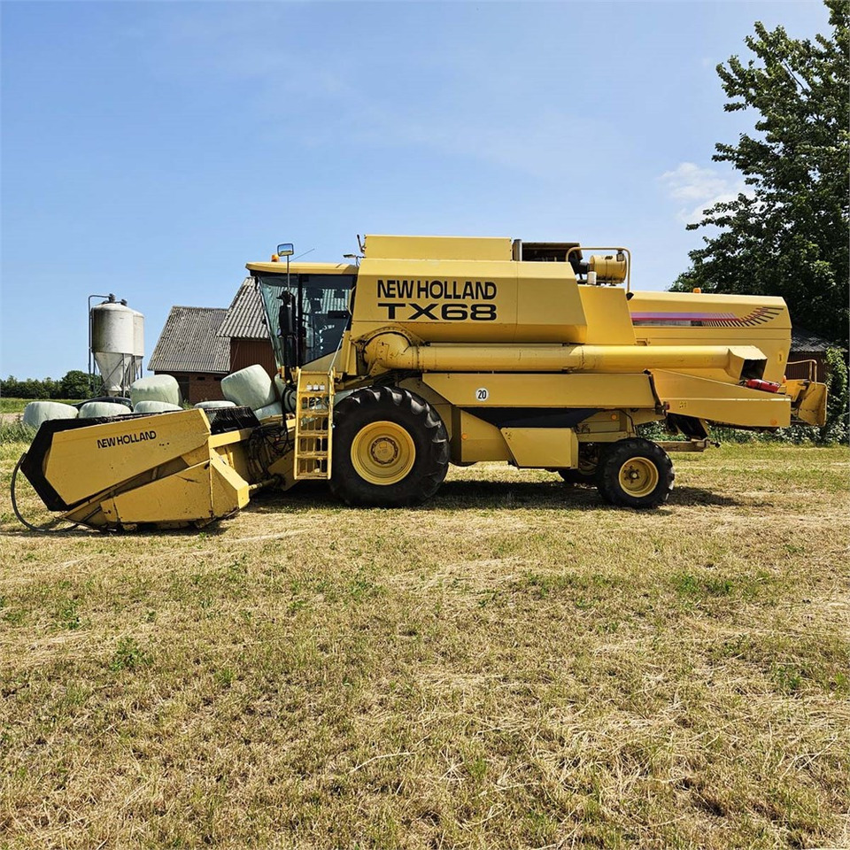 New Holland TX68 - Cosechadora: foto 2 New Holland TX68 - Cosechadora: foto 2