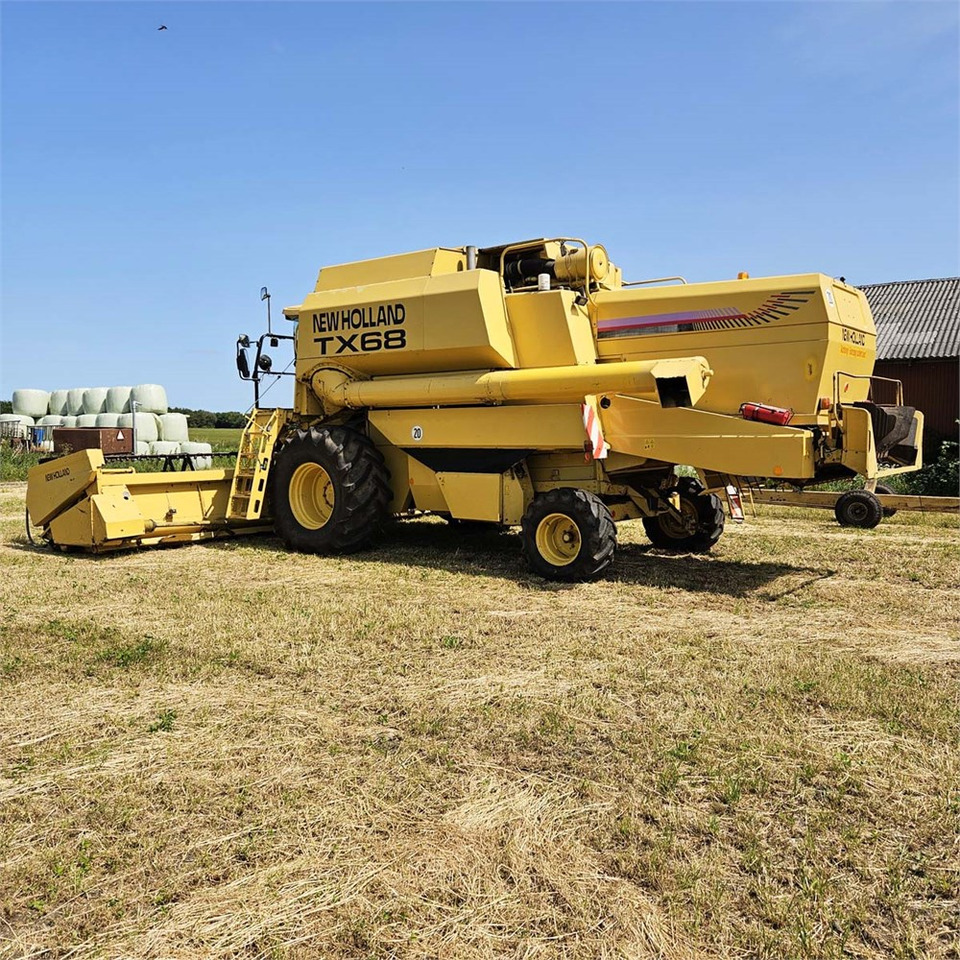 New Holland TX68 - Cosechadora: foto 3 New Holland TX68 - Cosechadora: foto 3