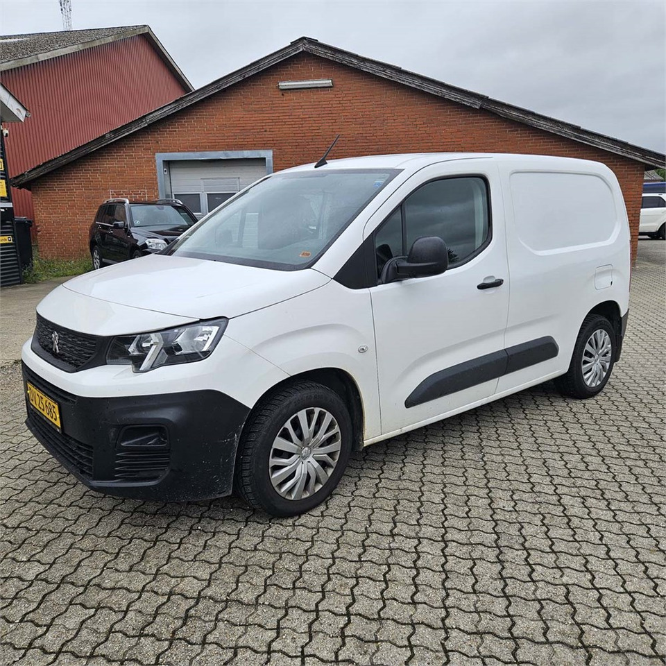 Peugeot Partner 1,5 Blue HDI 100 L1 - Furgoneta pequeña: foto 1 Peugeot Partner 1,5 Blue HDI 100 L1 - Furgoneta pequeña: foto 1