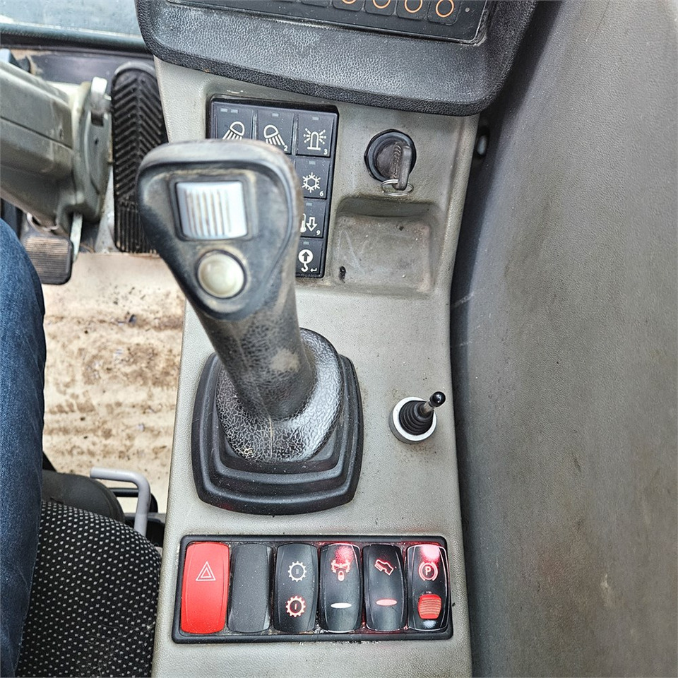 Excavadora de ruedas Schaeff-Terex TW110: foto 16 Excavadora de ruedas Schaeff-Terex TW110: foto 16