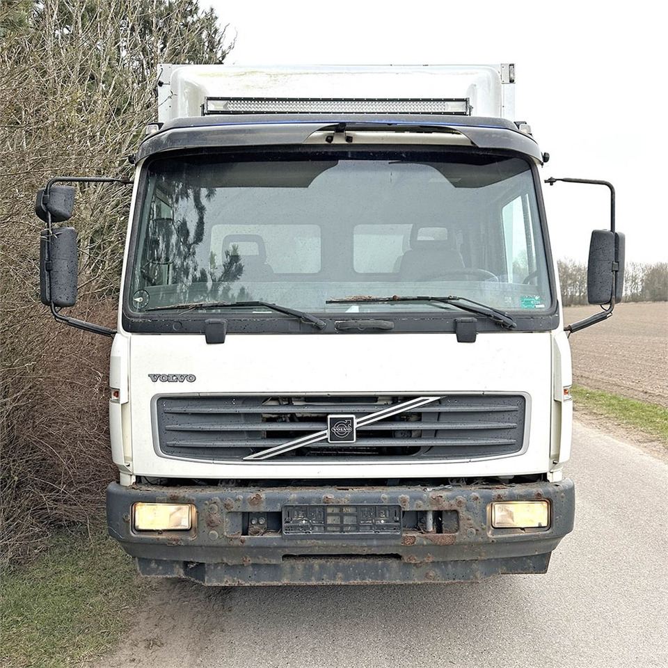 Volvo F180 FL 9L - Camión caja cerrada: foto 3 Volvo F180 FL 9L - Camión caja cerrada: foto 3