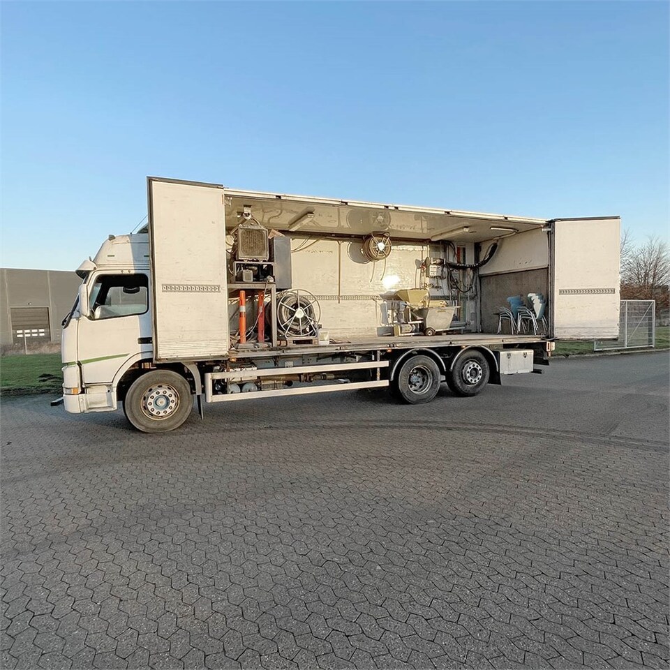Volvo FM12 - Camión caja cerrada: foto 3 Volvo FM12 - Camión caja cerrada: foto 3
