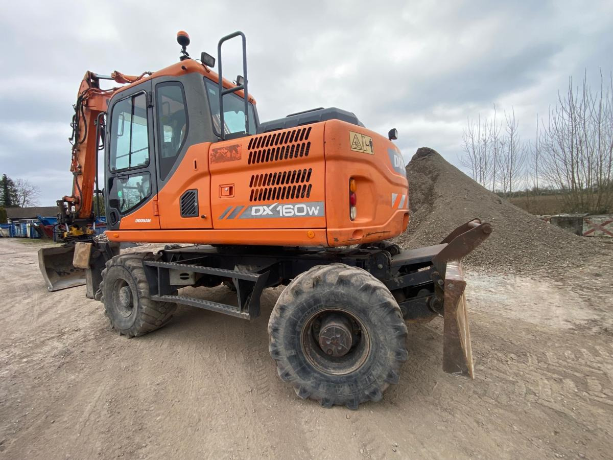 Doosan DX 160W-3 - Excavadora de ruedas: foto 5 Doosan DX 160W-3 - Excavadora de ruedas: foto 5