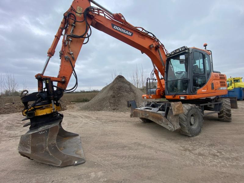 Doosan DX 160W-3 - Excavadora de ruedas: foto 2 Doosan DX 160W-3 - Excavadora de ruedas: foto 2