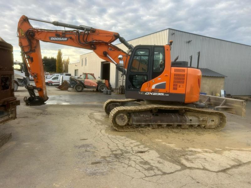 Doosan DX 235 LCR-5 - Excavadora de cadenas: foto 1 Doosan DX 235 LCR-5 - Excavadora de cadenas: foto 1