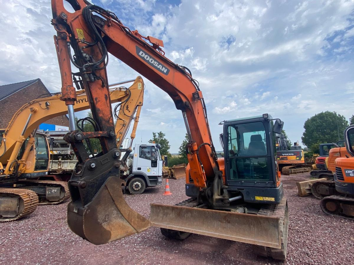 Doosan DX 85R-3 - Miniexcavadora: foto 3 Doosan DX 85R-3 - Miniexcavadora: foto 3