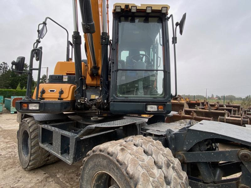 Excavadora de ruedas Hyundai HW 140: foto 8