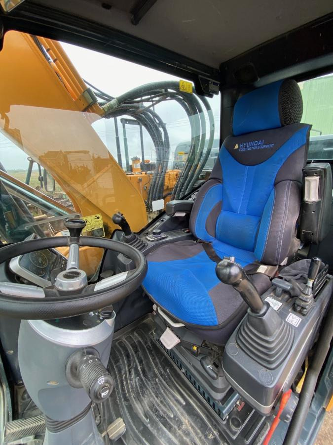 Excavadora de ruedas Hyundai HW 140: foto 9