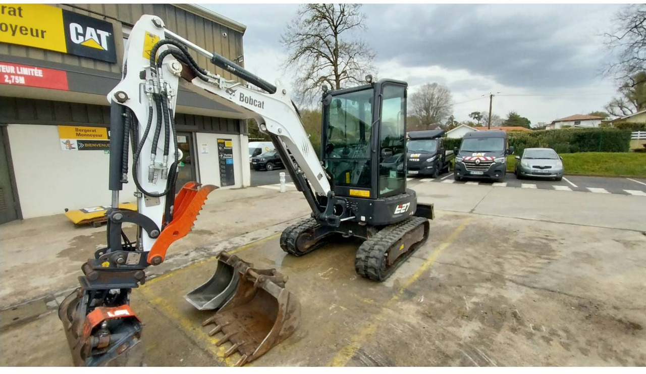 BOBCAT E27 - Excavadora de cadenas: foto 1 BOBCAT E27 - Excavadora de cadenas: foto 1