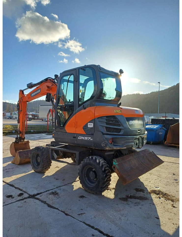DOOSAN INFRACORE AMERICA CORP. DX57W-7 - Excavadora de ruedas: foto 4 DOOSAN INFRACORE AMERICA CORP. DX57W-7 - Excavadora de ruedas: foto 4