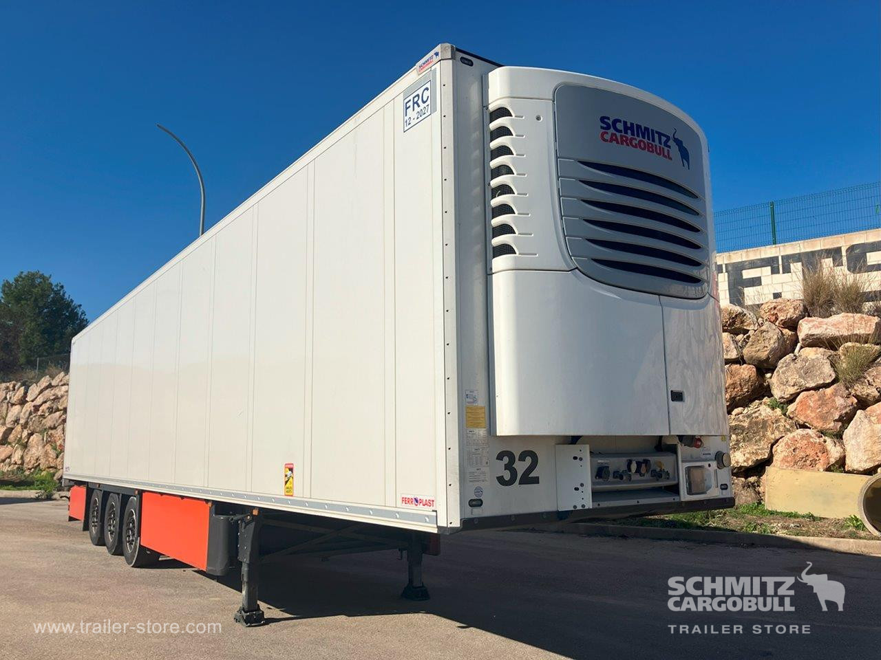 SCHMITZ Semiremolque Frigo Standard - Semirremolque isotérmico: foto 1 SCHMITZ Semiremolque Frigo Standard - Semirremolque isotérmico: foto 1